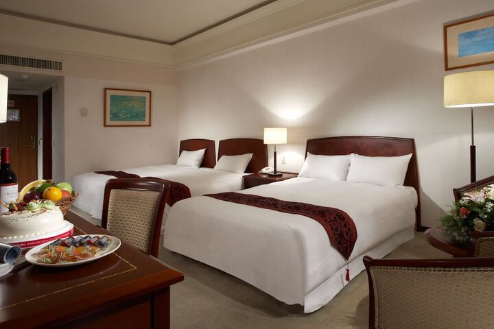 Room 10 of 45