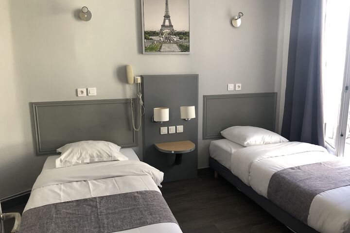 Room 7 of 24