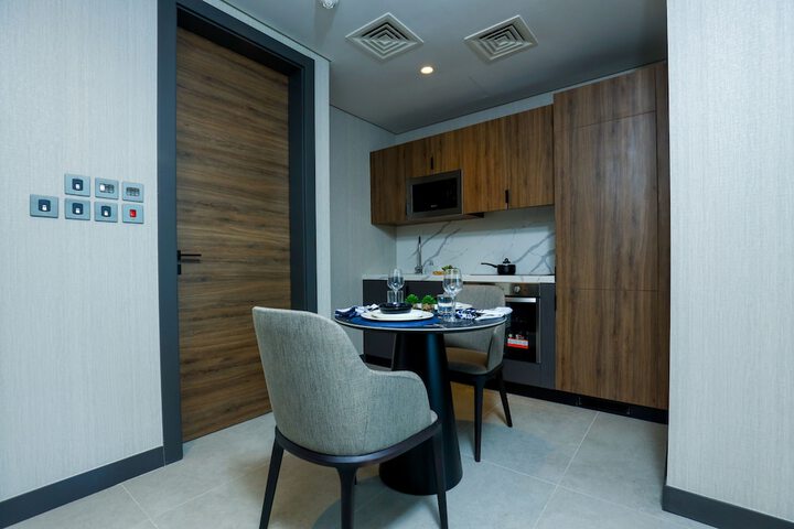 Room 9 of 43