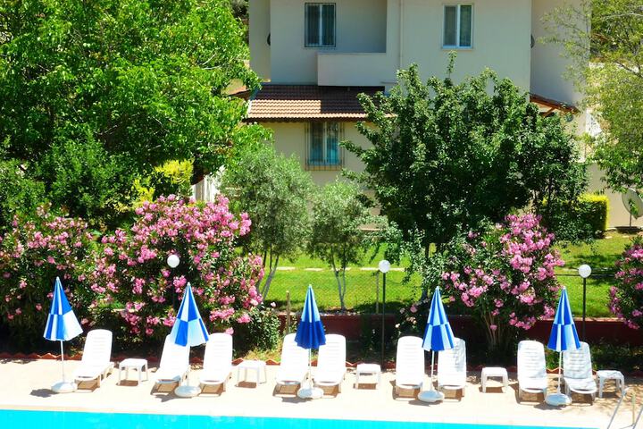 Pool Hotel