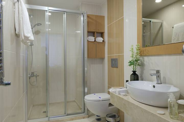 Room 16 of 20