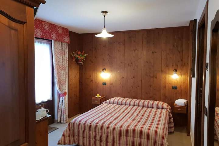 Room 13 of 85