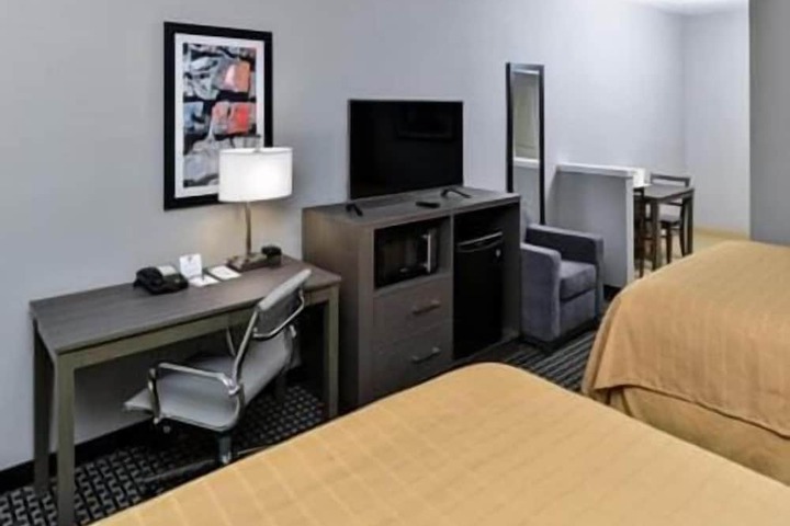 Room 7 of 42