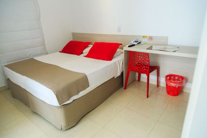 Room 4 of 117