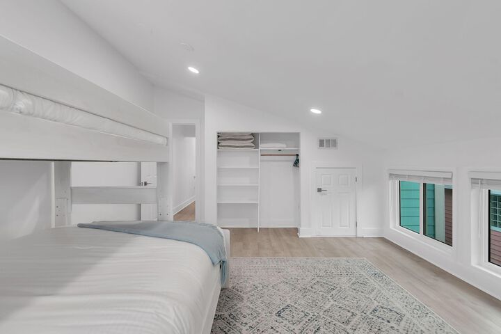 Room 62 of 191