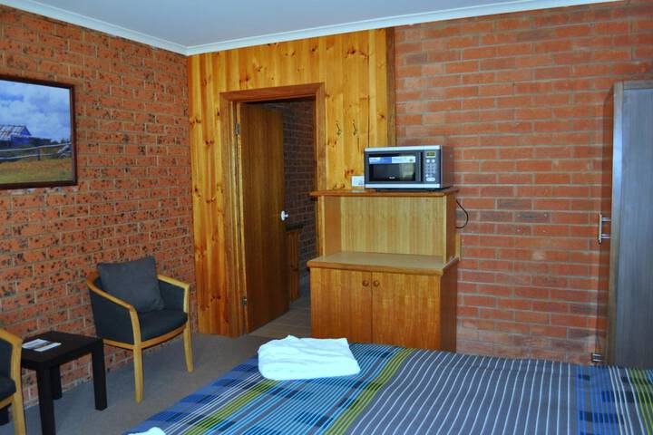 Room 13 of 35
