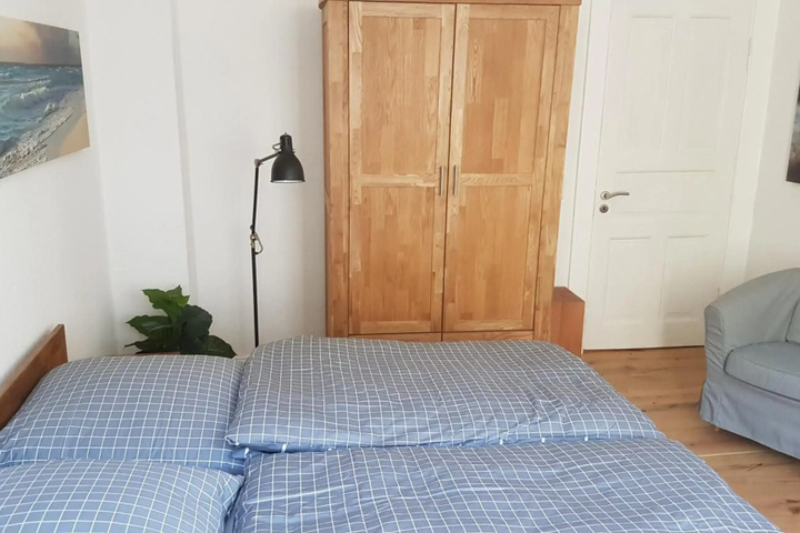 Room 5 of 11