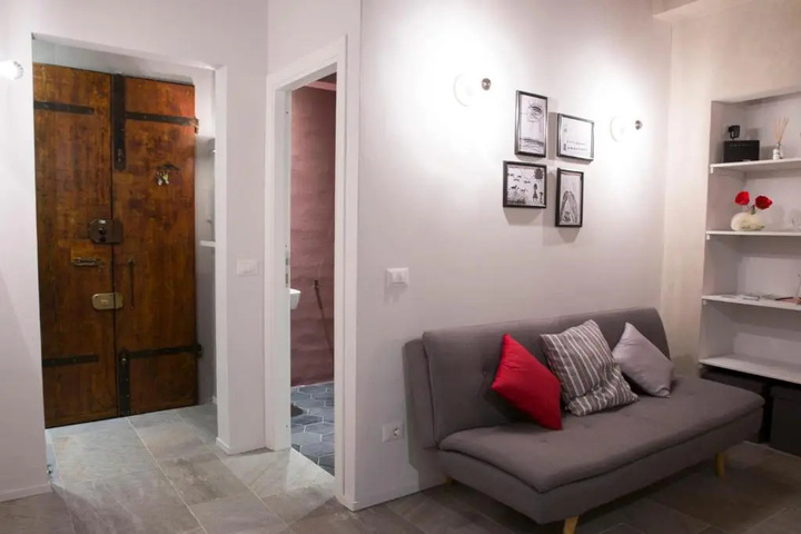 Room 2 of 4
