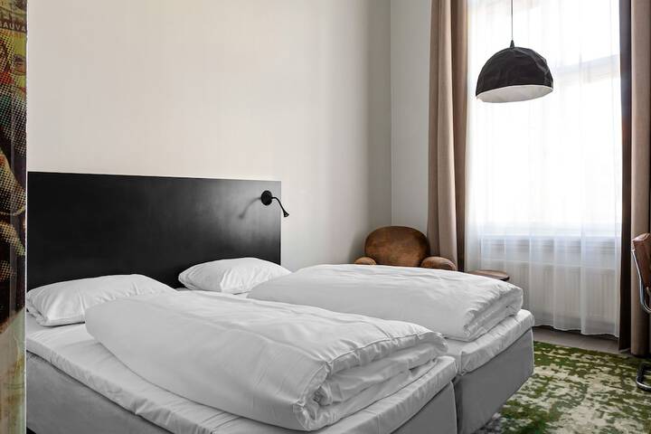 Room 27 of 50