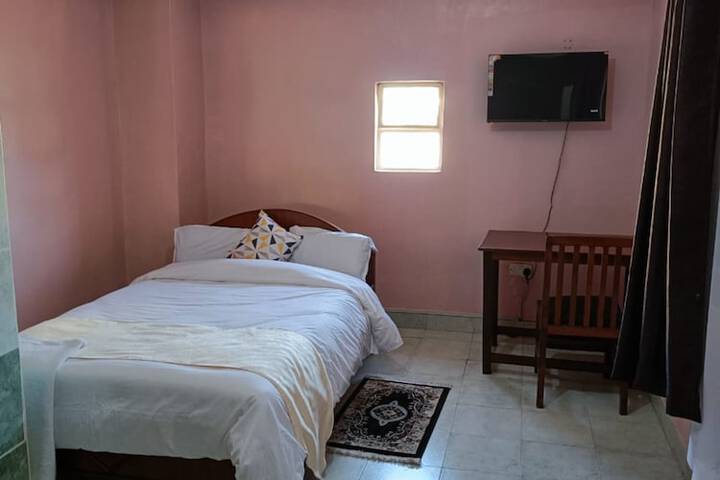 Room 5 of 13