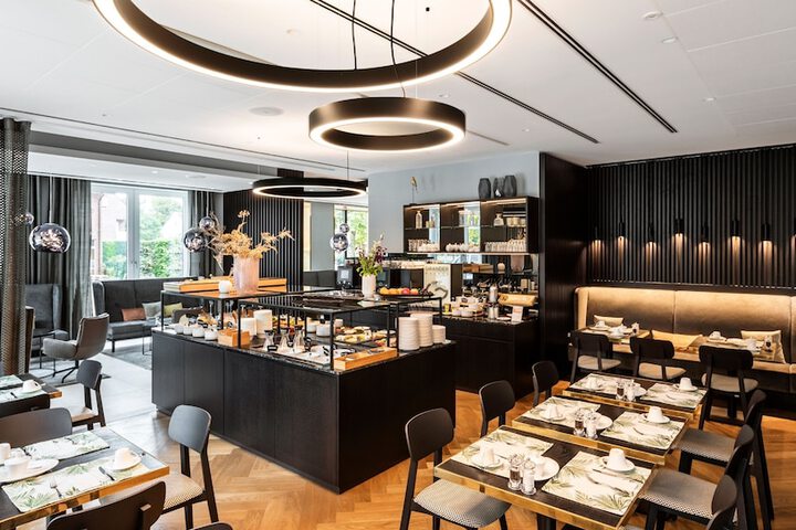 Breakfast/Coffee Service 53 of 131