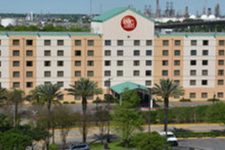 Exterior of Inn at the Isle of Capri Lake Charles