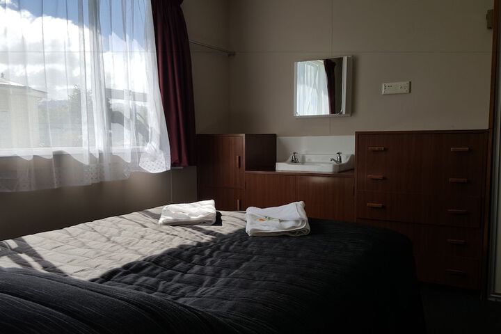 Room 16 of 60