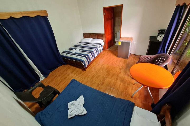 Room 5 of 16
