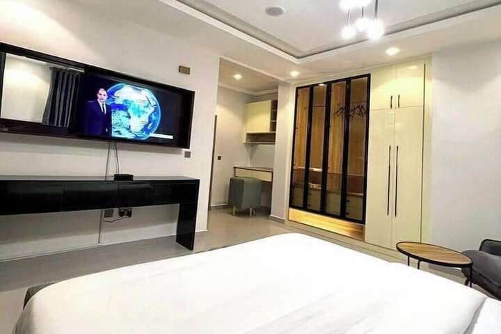 Room 2 of 44