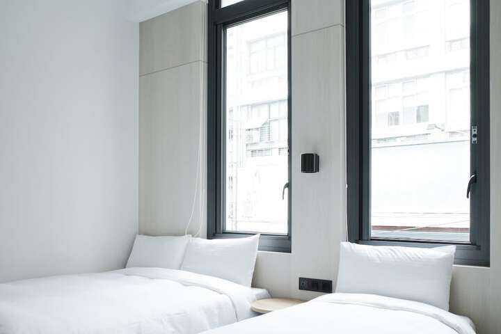 Room 26 of 66