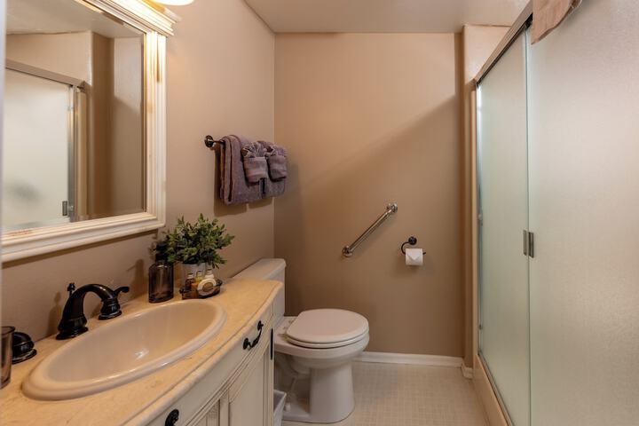 Room 127 of 176