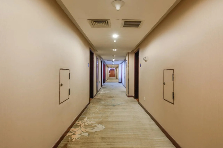 hotel_rooms
