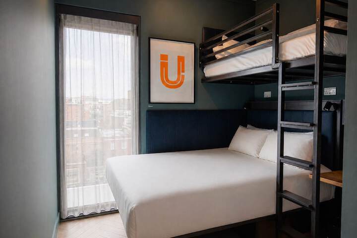 Room 50 of 112
