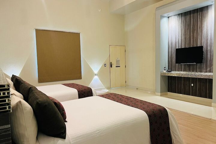 Room 3 of 16