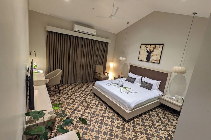 Room 2 of 36