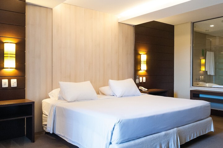 Room 9 of 71