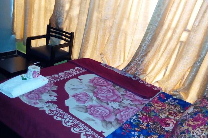 Room 13 of 42