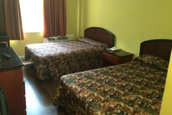 Room 4 of 5