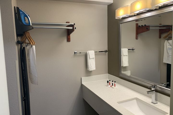 Room 12 of 17