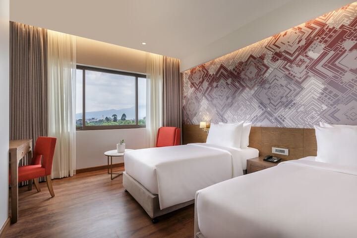 Room 9 of 25