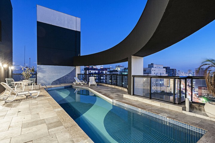 Pool 32 of 48