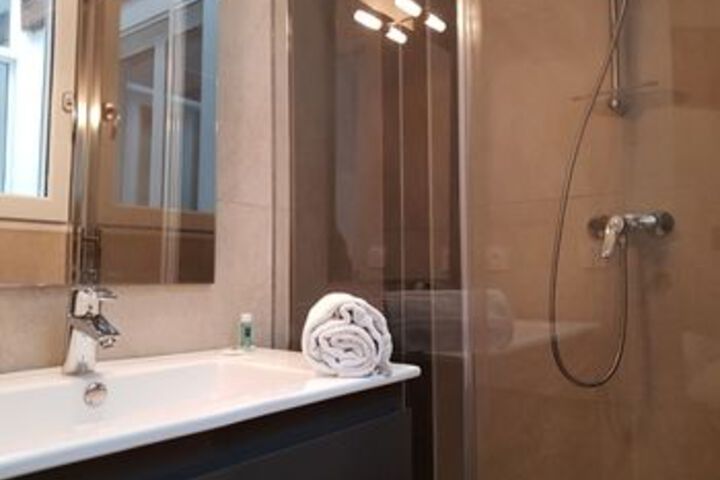 Room 2 of 23