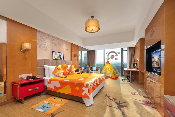 Room 16 of 39