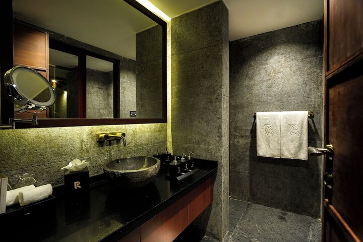Room 17 of 29