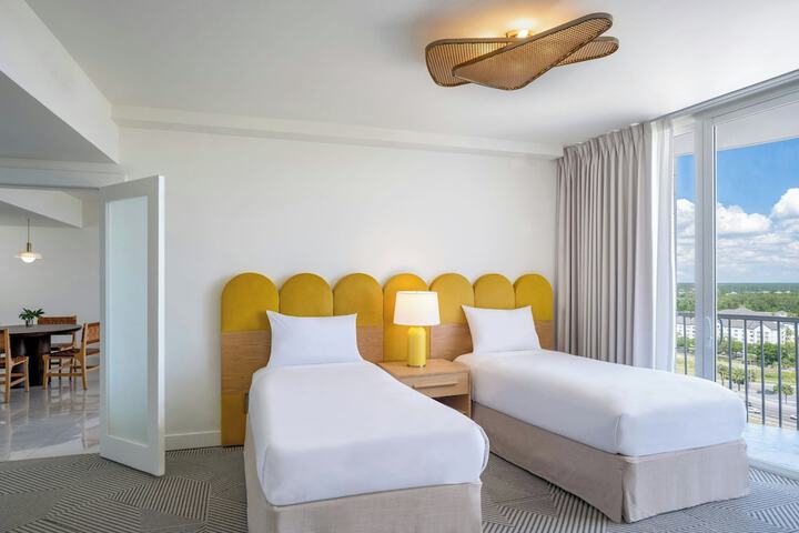 Room 25 of 79