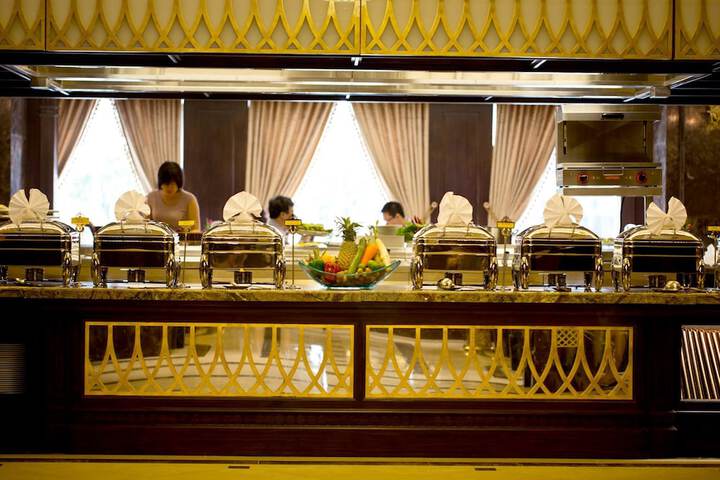 Breakfast/Coffee Service 33 of 46