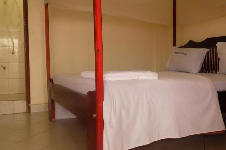 Room 7 of 10