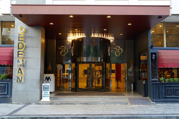 Hotel 80 of 81