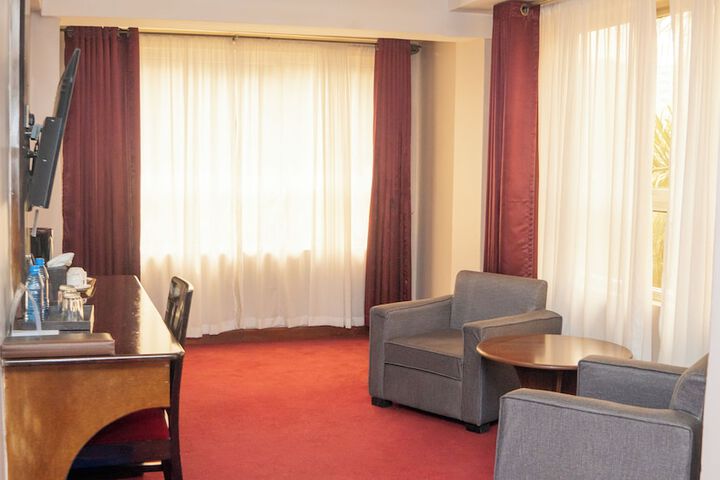 Room 5 of 48