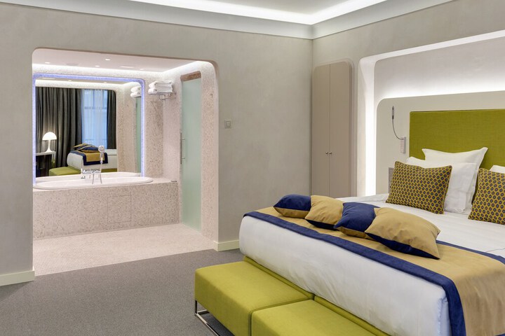 Room 2 of 42