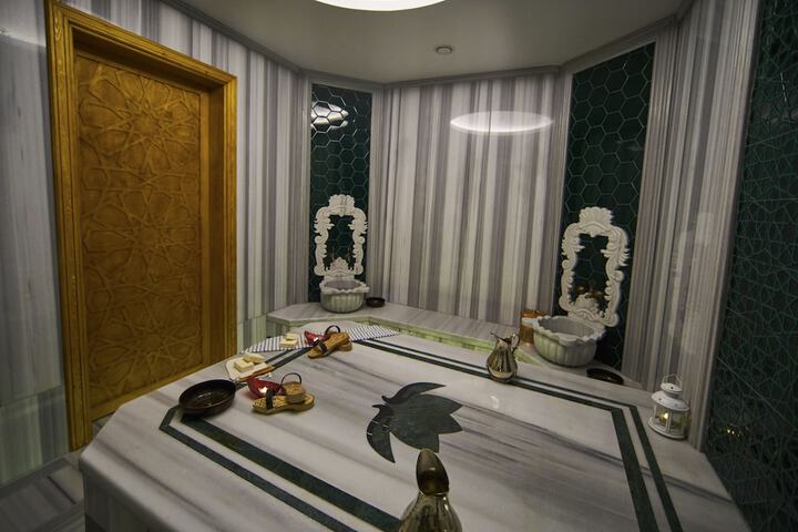 Room 16 of 28