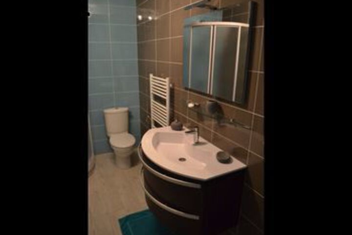 Room 10 of 62
