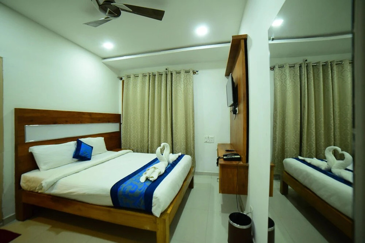Room 6 of 14