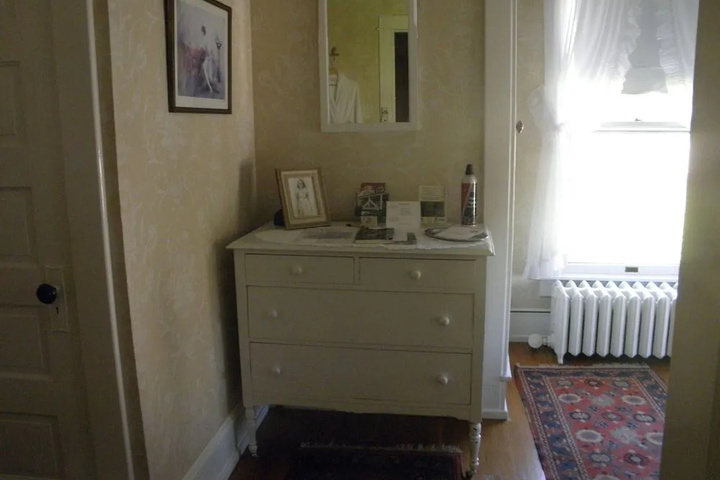 Room 7 of 24