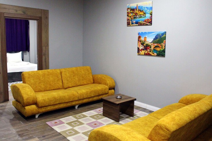 Room 10 of 108