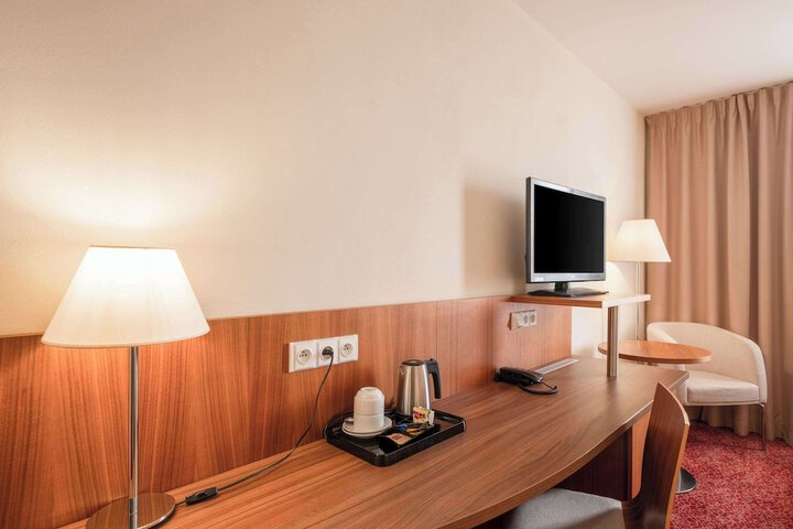 Room 19 of 66