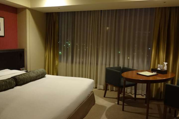 Room 14 of 33