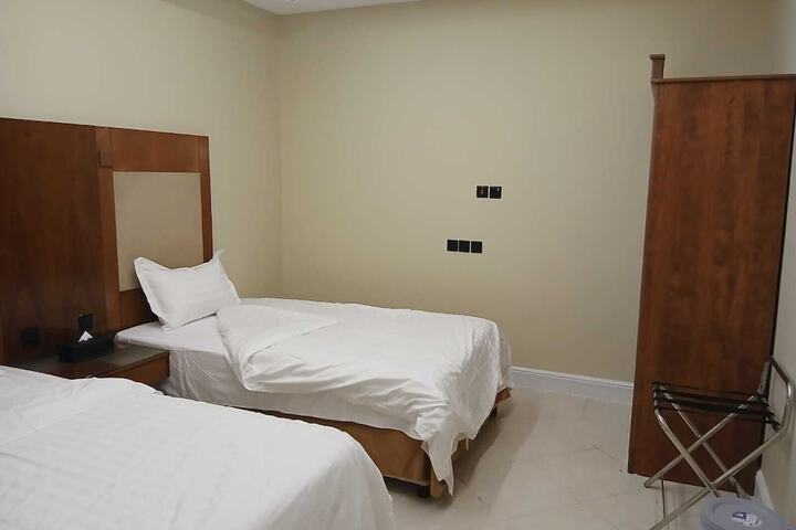 Room 8 of 29