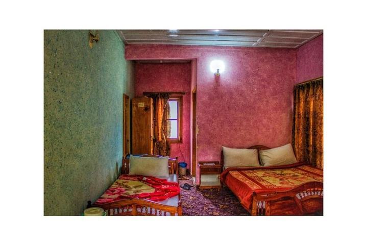 Room 24 of 27