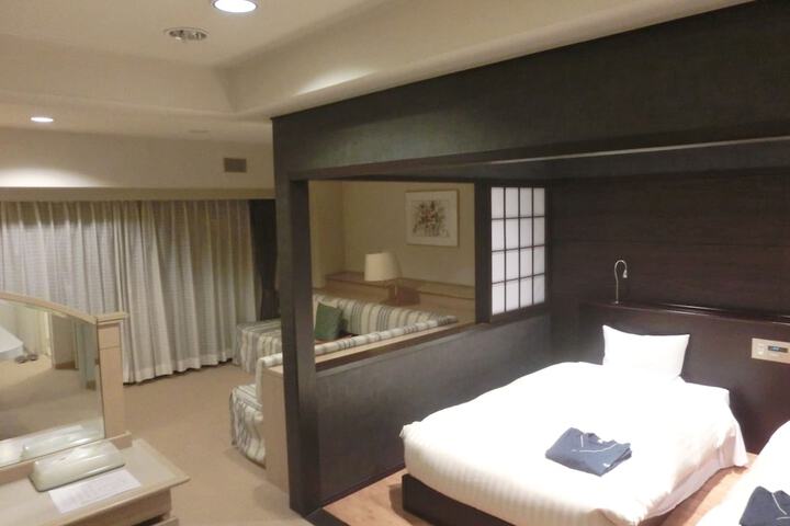 Room 17 of 66